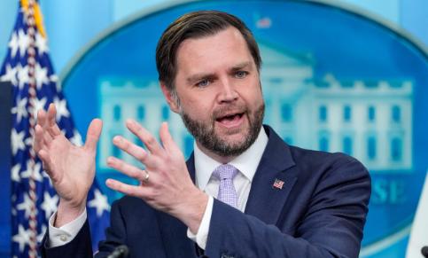 美国副总统万斯在白宫记者会上的一句话，瞬间让欧洲政坛集体陷入震惊。他明确表态 “