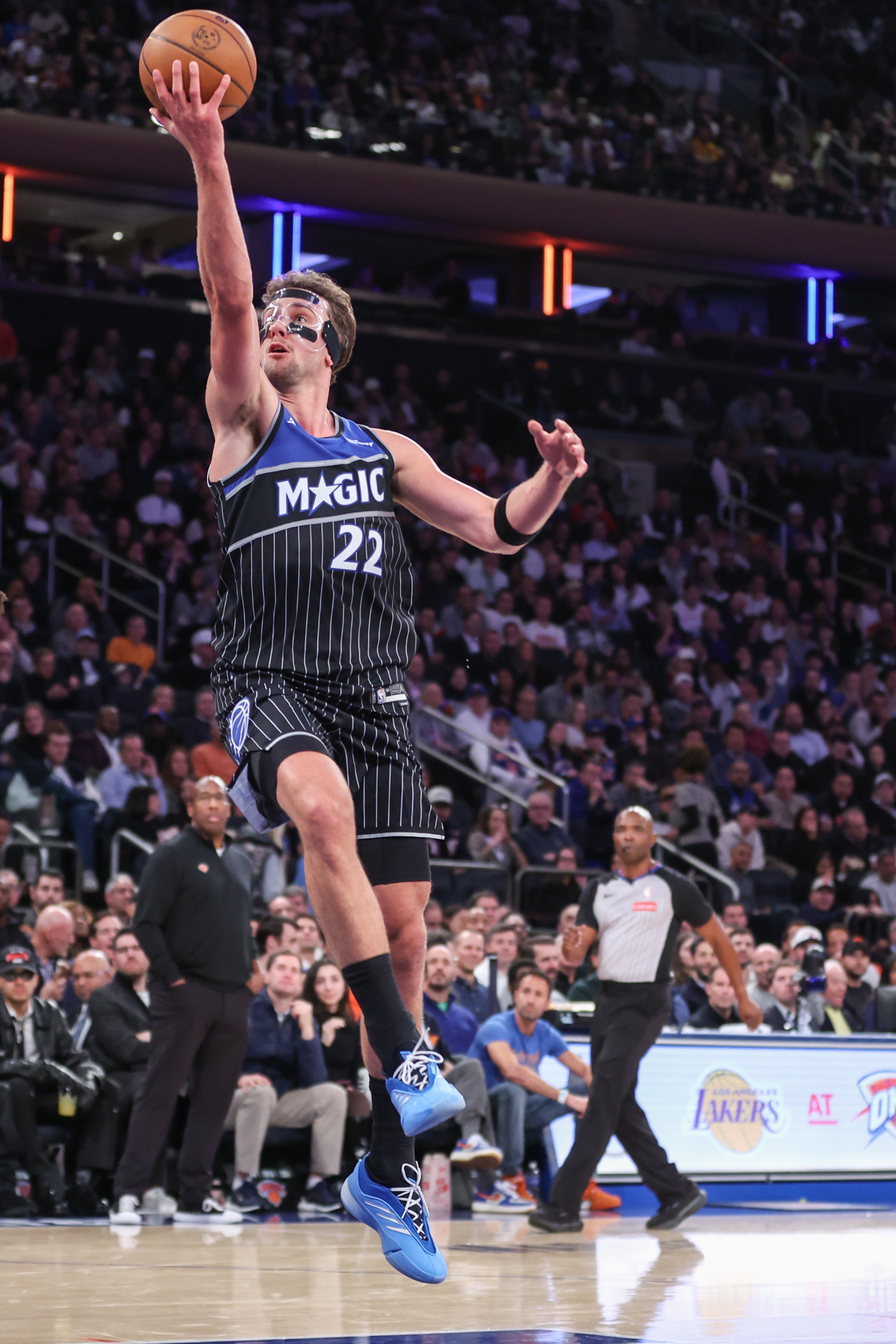 小瓦：球队在寻找最佳出手机会方面做得很好 今天我们的进攻很棒