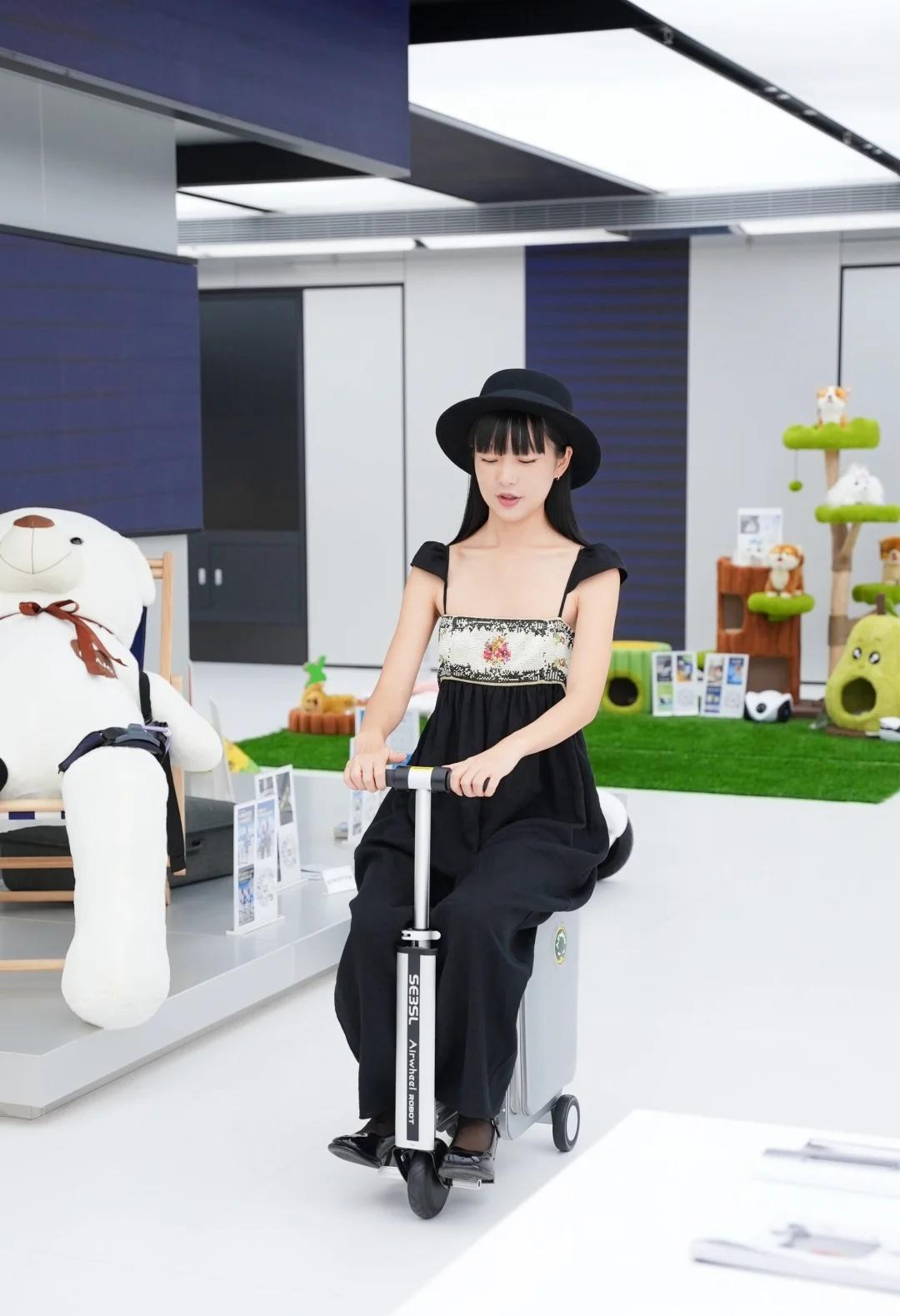 妈妈！我真的很需要这个！🐮
在杭州新天地，上了一天“未来学校”科技展
	
签到
