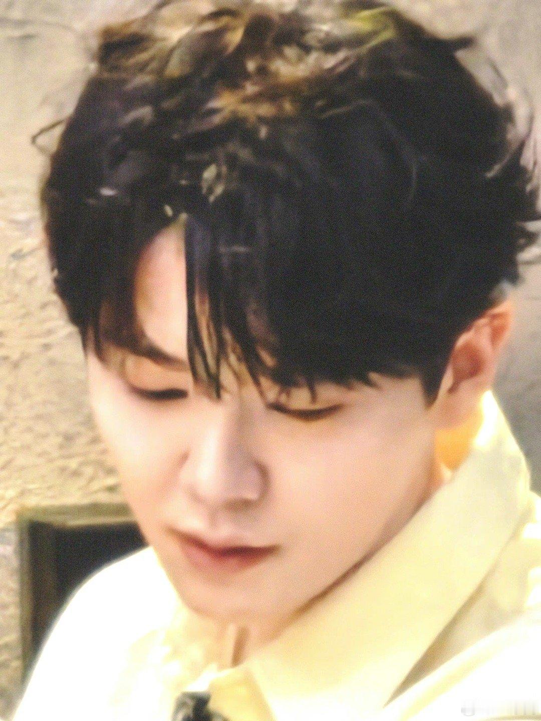 #王铮亮拍的尤长靖# 看得出来这一套图片确实是很难得了，我特别的喜欢尤长靖怎么这