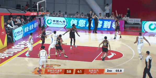 深圳男篮真的是北京男篮的克星啊，记得几年前一次季后赛北京2:0领先深圳，央视解说