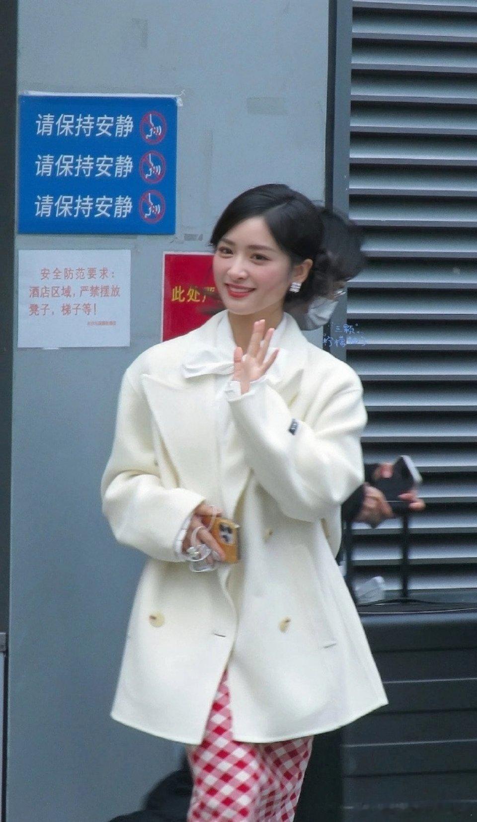 这个沈月好可爱啊啊啊啊啊~流星花园当时的氛围真的挺好的，那时候可多有趣的事情了。