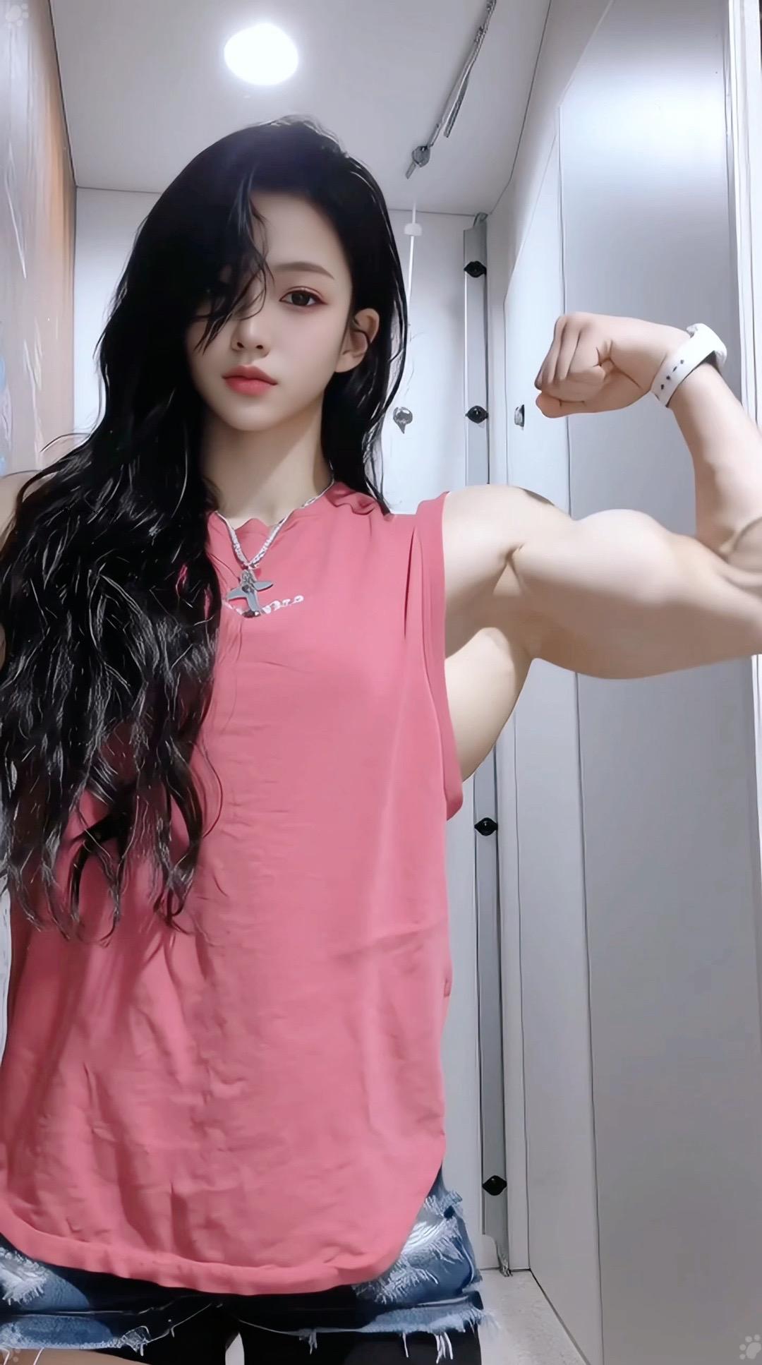 有一种安全感，叫“萝莉脸，麒麟臂”