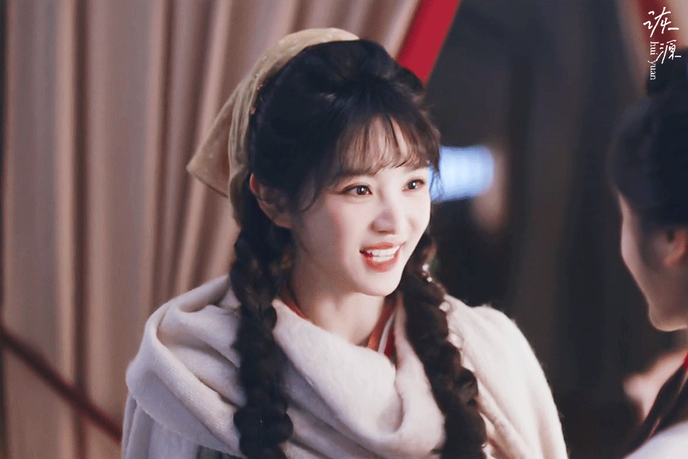 田曦薇 《逐玉》樊长玉 / 动图▷EP03-02 田园风-黄外披+头巾+双麻花辫