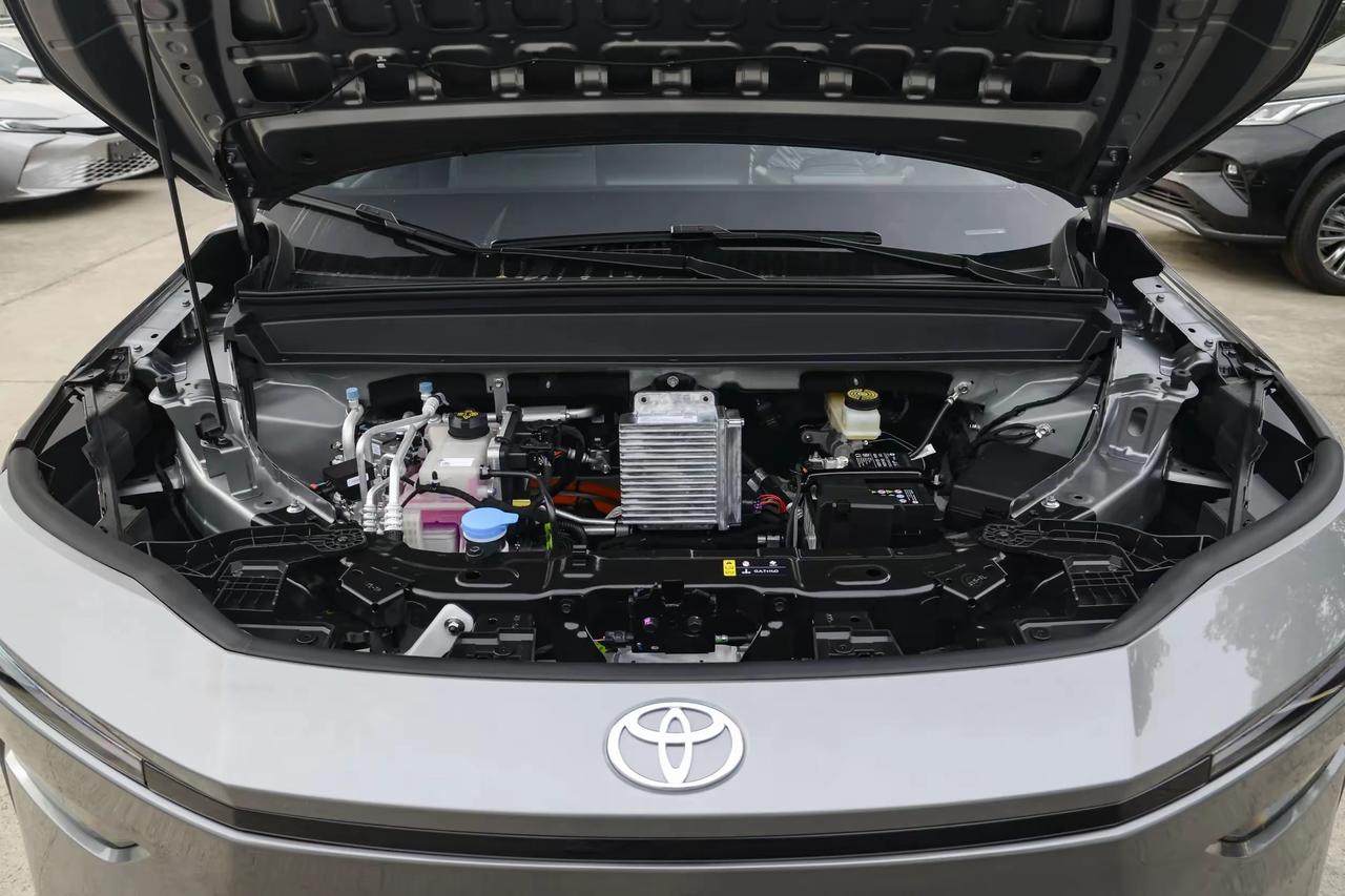 没想到敢跟进比亚迪承担智能泊车事故赔偿的居然不是其他国产品牌，而是丰田的车！比亚