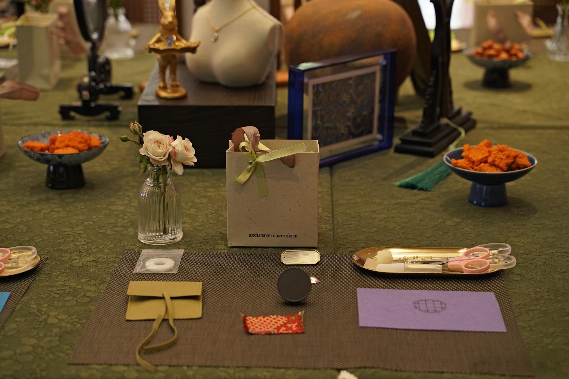 立早记品牌“讲好四川故事”的第二场公益活动，蜀锦纹样和首饰制作我们请来了蜀锦大师