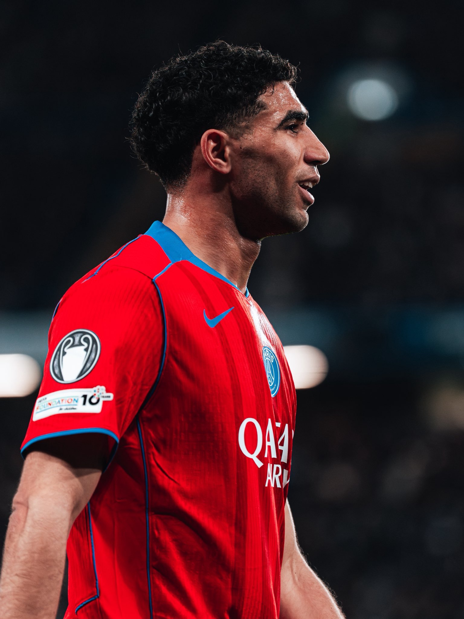 欧冠  冠军先生帅爆了切尔西0比3巴黎圣日耳曼