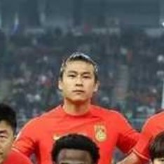 当美国9万观众为世界杯揭幕战山呼海啸时，远在地球另一端的中国球迷，正盯着手机屏幕