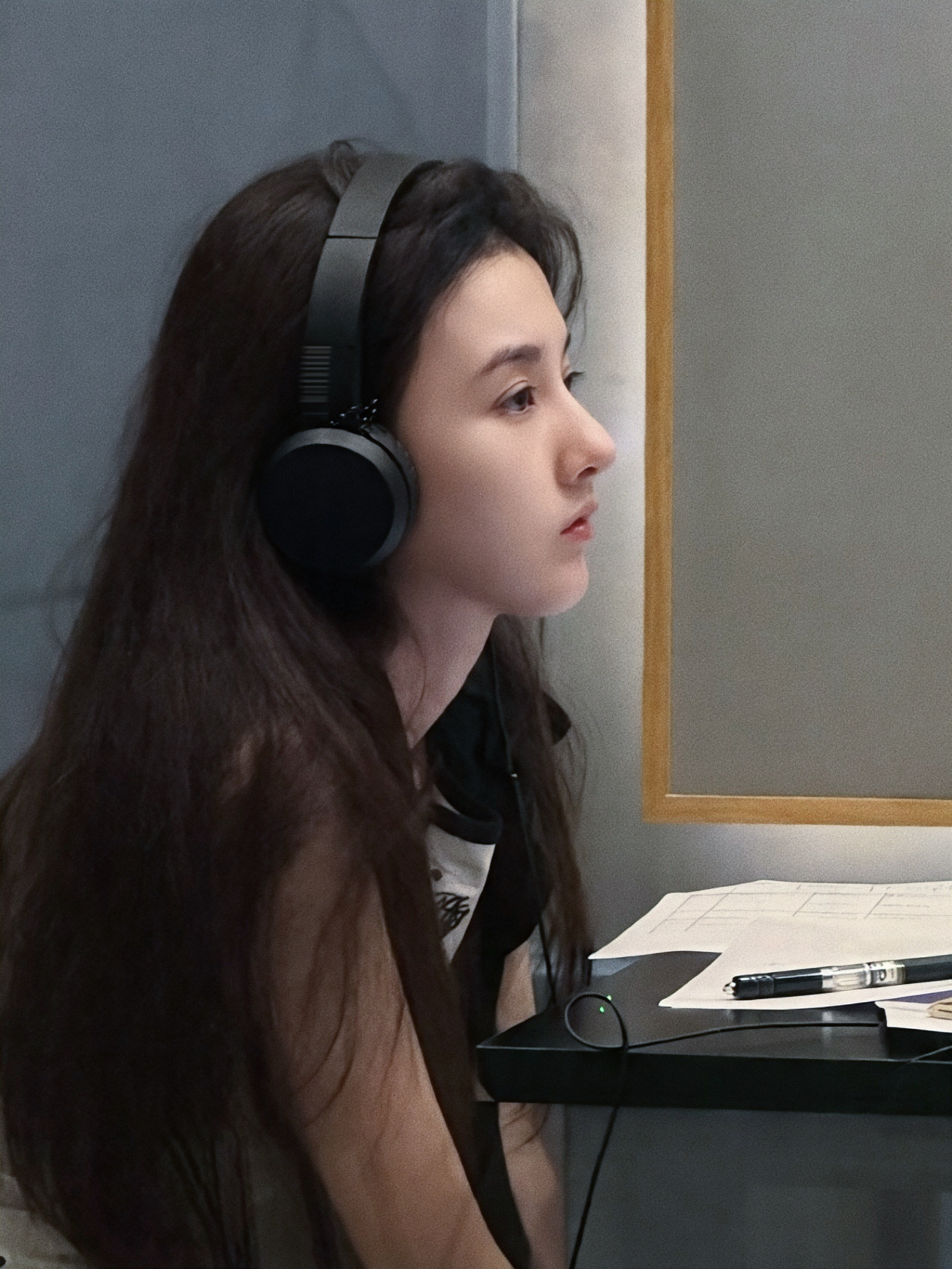 侧脸