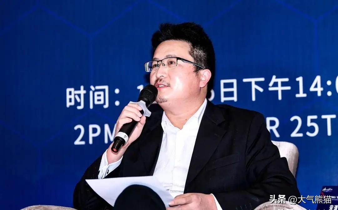 经济学家宋清辉可能要惹上麻烦了，对于他的言行胖东来已经正式起诉。
要知道胖东来在