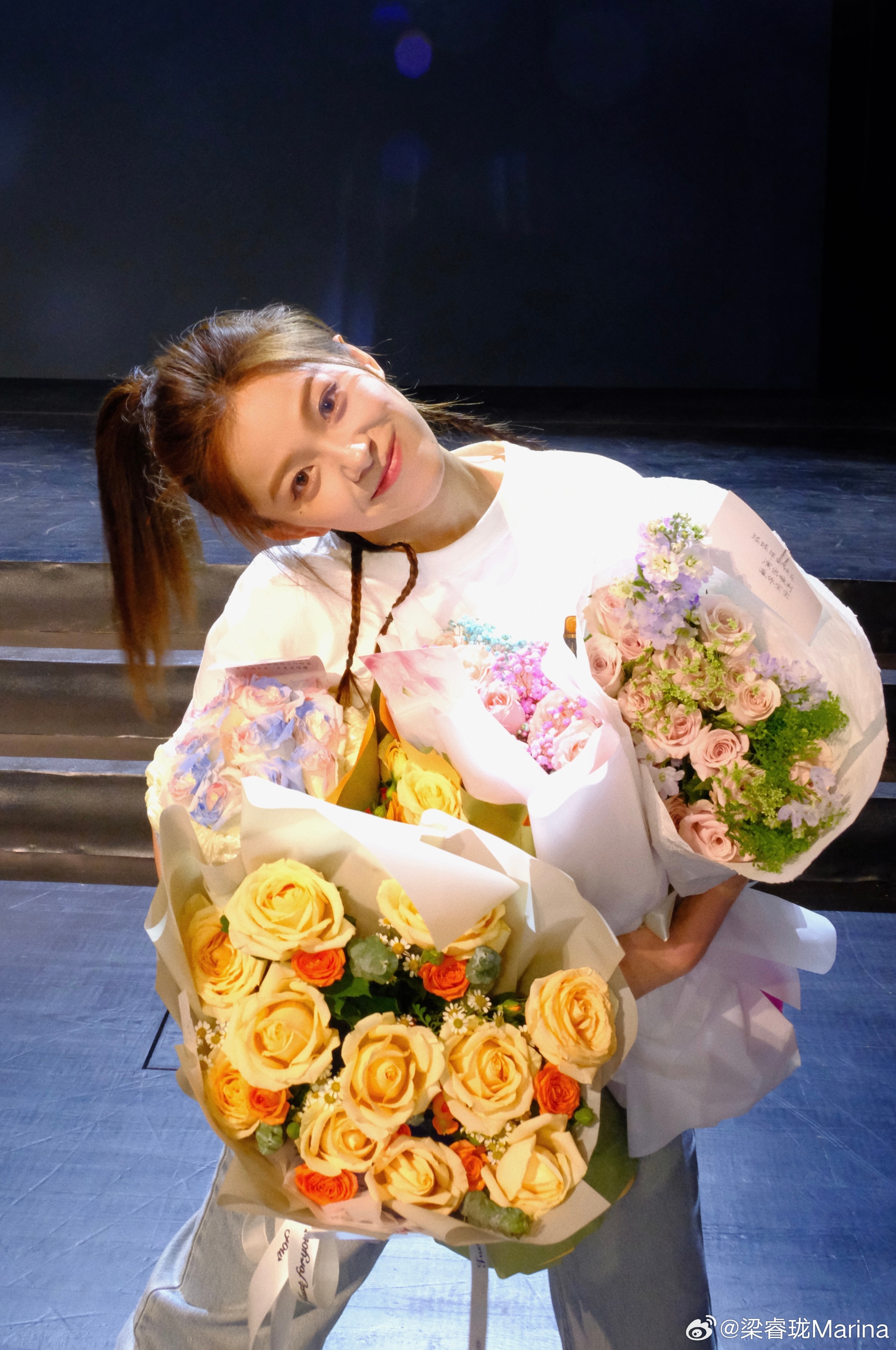 二十一岁，生日快乐，祝我自己。新一岁奔赴在自己的热爱里很幸福，能做一直坚持做自己