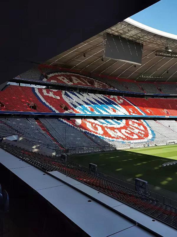 皇马的春天来了  下一场势必拿下拜仁老佛爷已经对皇马主帅下了通牒必须拿下拜仁  