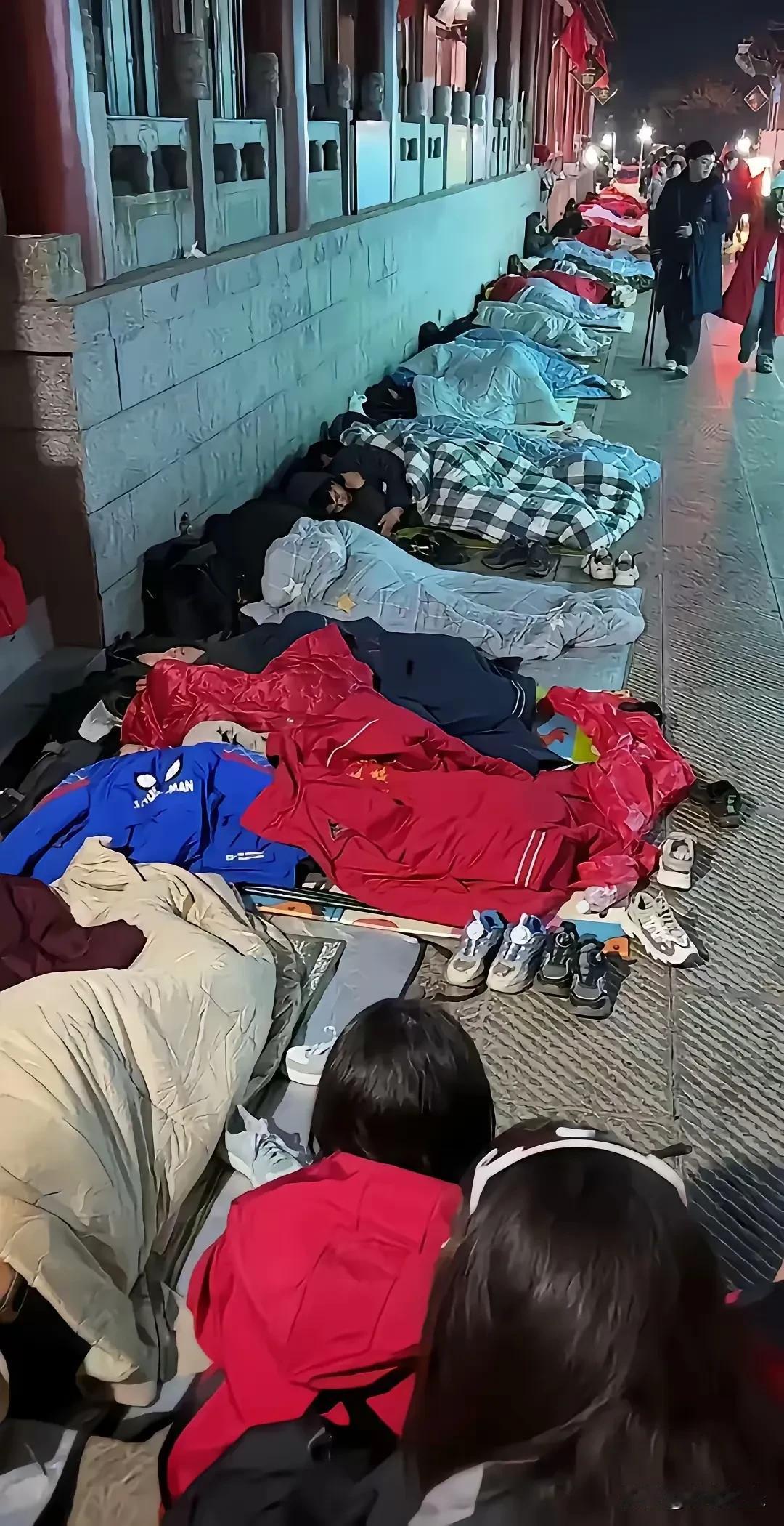 我宁愿一辈子不这样。
可能有人觉得一辈子登一次泰山，受多少罪都值得。
可我觉得又