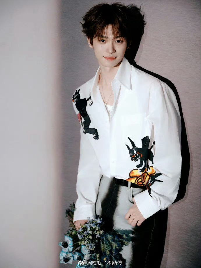 梓渝春分写真梓渝好精致的一张脸，这个锁骨