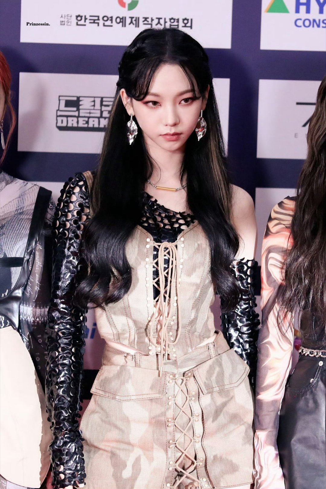 柳智敏 210626虽然是五年前但地表最强美人蛇早已显现🐍 