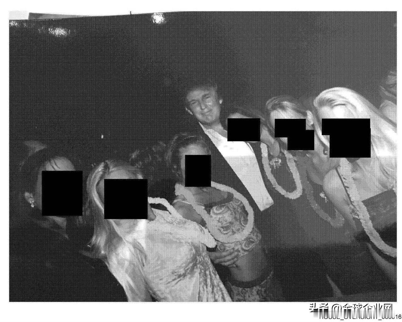 🔻众议院监督委员会民主党成员公布的爱泼斯坦庄园新照片，这张其实网上早就有无码版