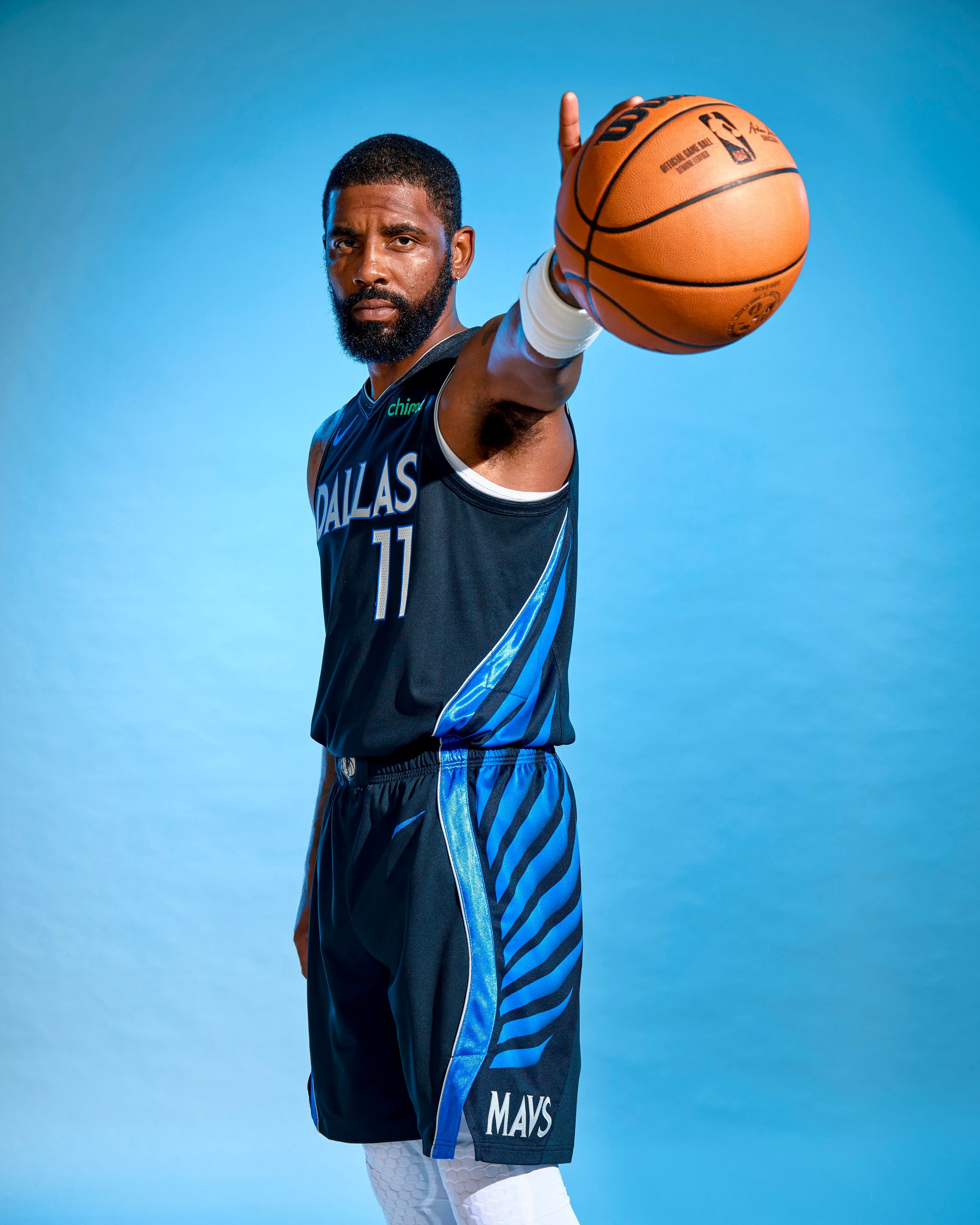 独行侠 25-26 赛季城市版球衣公布，将在本周日迎来首秀。