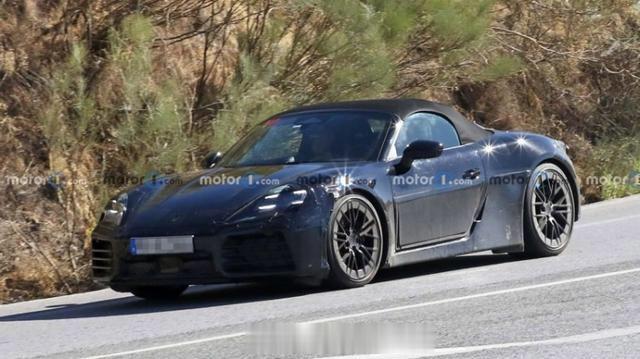 #新能源汽车# 【有望2025年上市 保时捷718纯电版最新谍照曝光】近日，海外