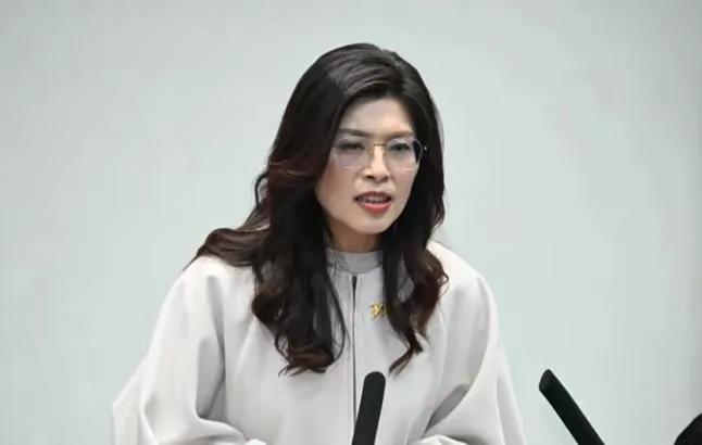 郑丽文释放不简单信号，赖清德坐不住了，事关大陆！
        近期岛内政坛风