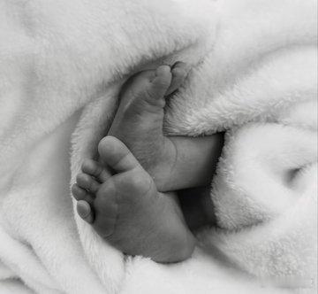 穆古拉扎官宣当母亲了。儿子诞生了。网坛风云