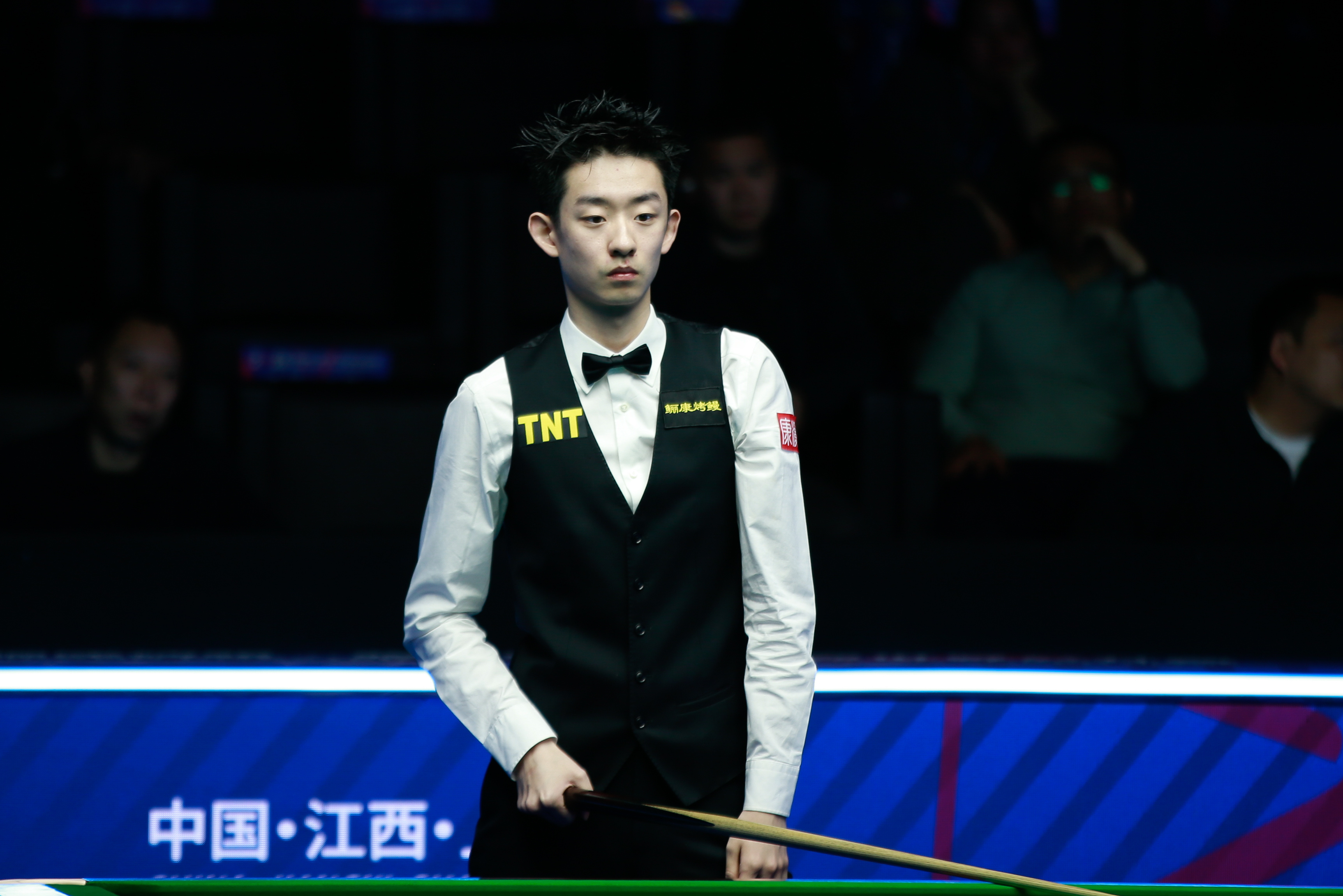 #吴宜泽5比3常冰玉# 2026斯诺克世界公开赛，吴宜泽全场打出一杆破百和四杆5