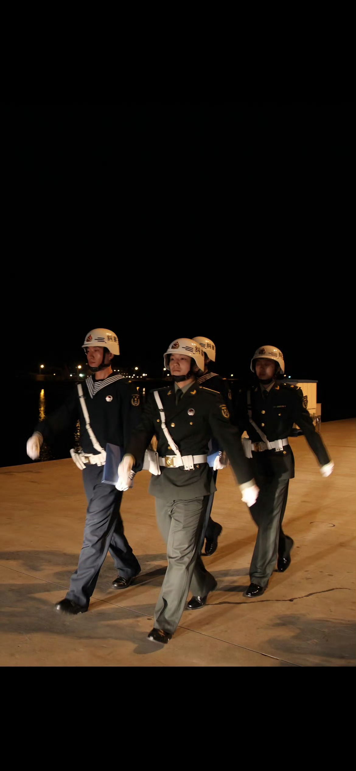 看了好几遍才确认这里有樊振东。 