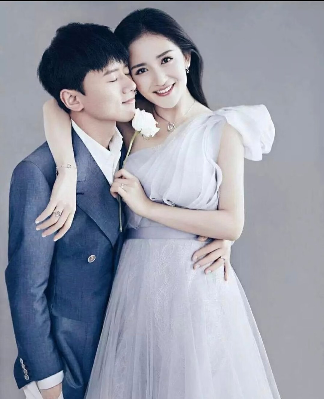 张杰当年参加快男是谢娜帮他规划的张杰确实有能力，但是他的成功也离不开谢娜的规划和