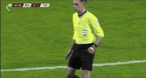 意大利队 巴斯托尼吃到红牌的那一刻，已经葬送了意大利的世界杯梦想……意大利无缘世