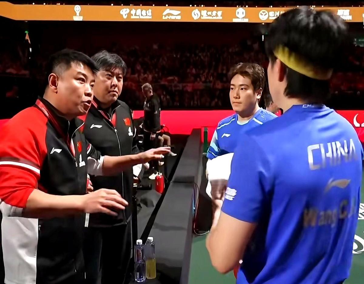 王楚钦这波“自己补自己的坑”真的看麻了！

现在网上吵翻了——有人说“单丢失两分