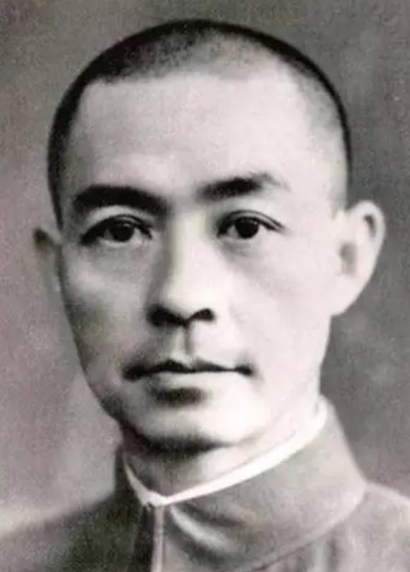 1939年，张自忠率领尖刀队，夜袭在南京大屠杀中作恶的日军13师团，看到穿着裹裆