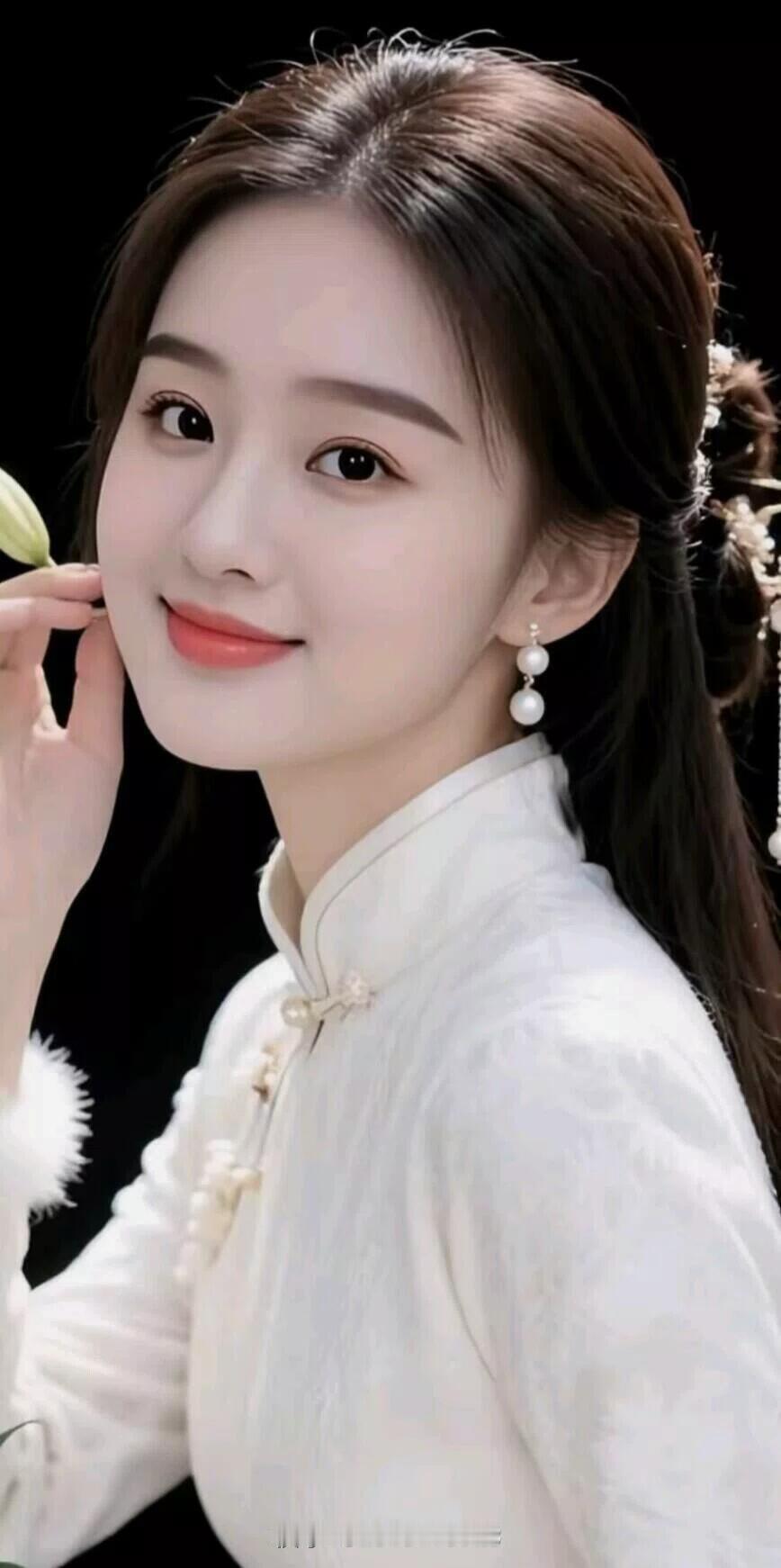 温婉优雅的古典美人，白衣飘飘，宛如画中仙子。