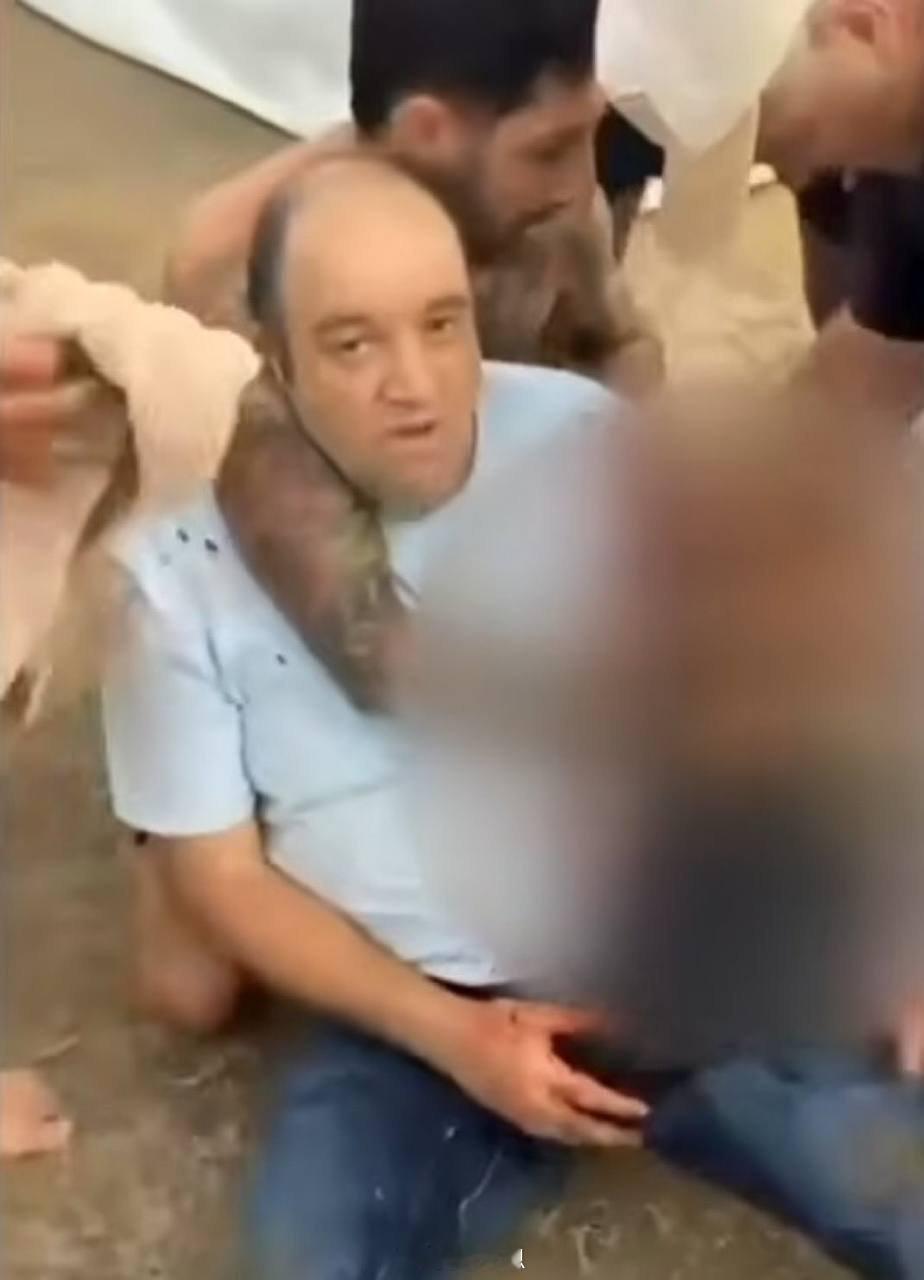 澳大利亚枪击案——穆斯林男子艾哈迈德·艾尔·艾哈迈德在邦迪阻止枪手时中枪，获犹太