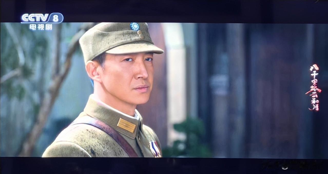 年代抗战剧《八千里路云和月》央八开播。

该剧由王阳、万茜领衔主演，聚焦1937