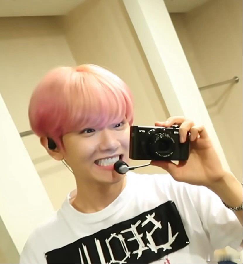 变成一颗大粗莓了>< 🍓 ​​​