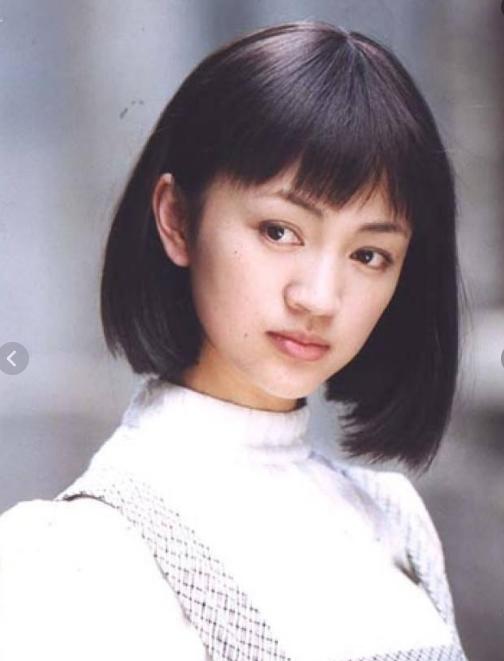 2010年罗海琼与华谊副总裁费麒婚礼现场，费麒突然从司仪手中抢过话筒，所有人都以