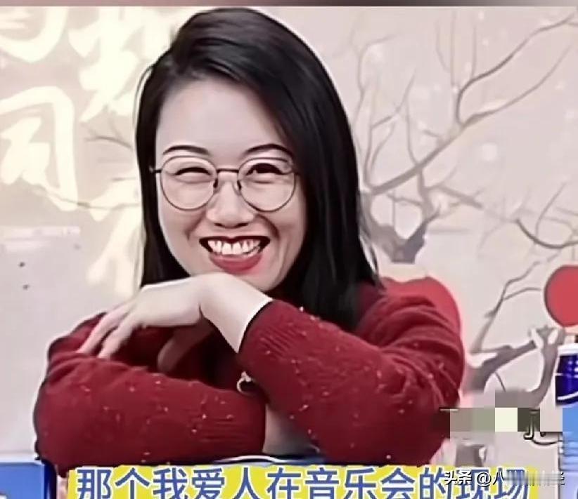董宇辉跨年演唱会，最难忘的画面！
从已知消息来看，董宇辉跨年演唱会现场，简直是亲
