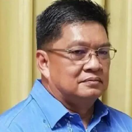 菲律宾前高官警告：“我们一直不敢面对现实，以为中国会宽宏大量，不把我们卷入未来的