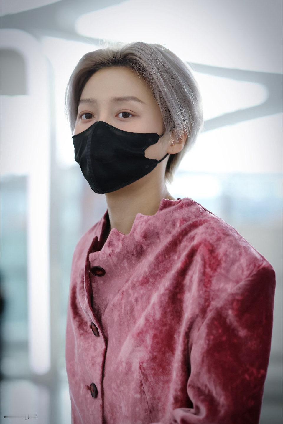 刘雨昕出发新加坡🇸🇬文化交流之夜红丝绒新中式很好看的 