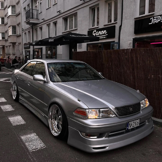 来看看锐志前身 MarklI，超性价比带V6引擎的锐志停产了！ 