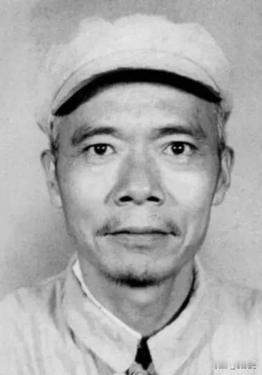 1937年，地下党员涂作潮与邻居打牌，闲聊中，邻居突然不说话，还凑到他耳边，轻声