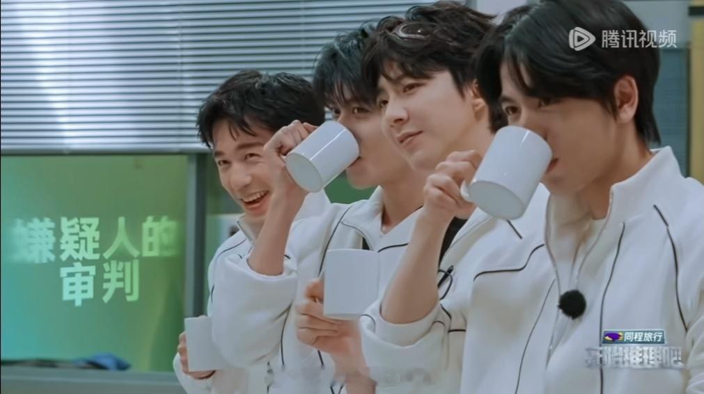 开始推理吧 名场面推理局秒变“复制粘贴”现场？穿白系套装也太适配了吧！松弛感拉满