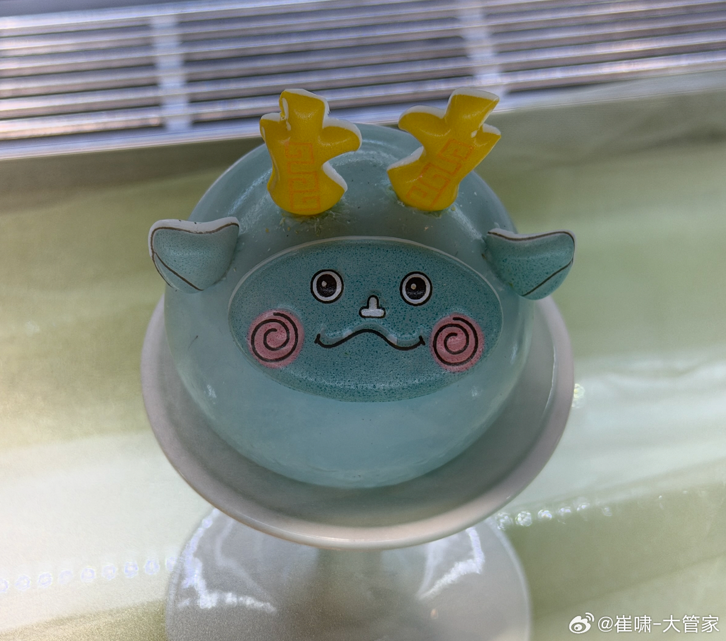 请问，猫屎臭是会破坏嗅觉么？早起去厕所，发现猫拉盆外面了，一边擦一边干呕（我，不