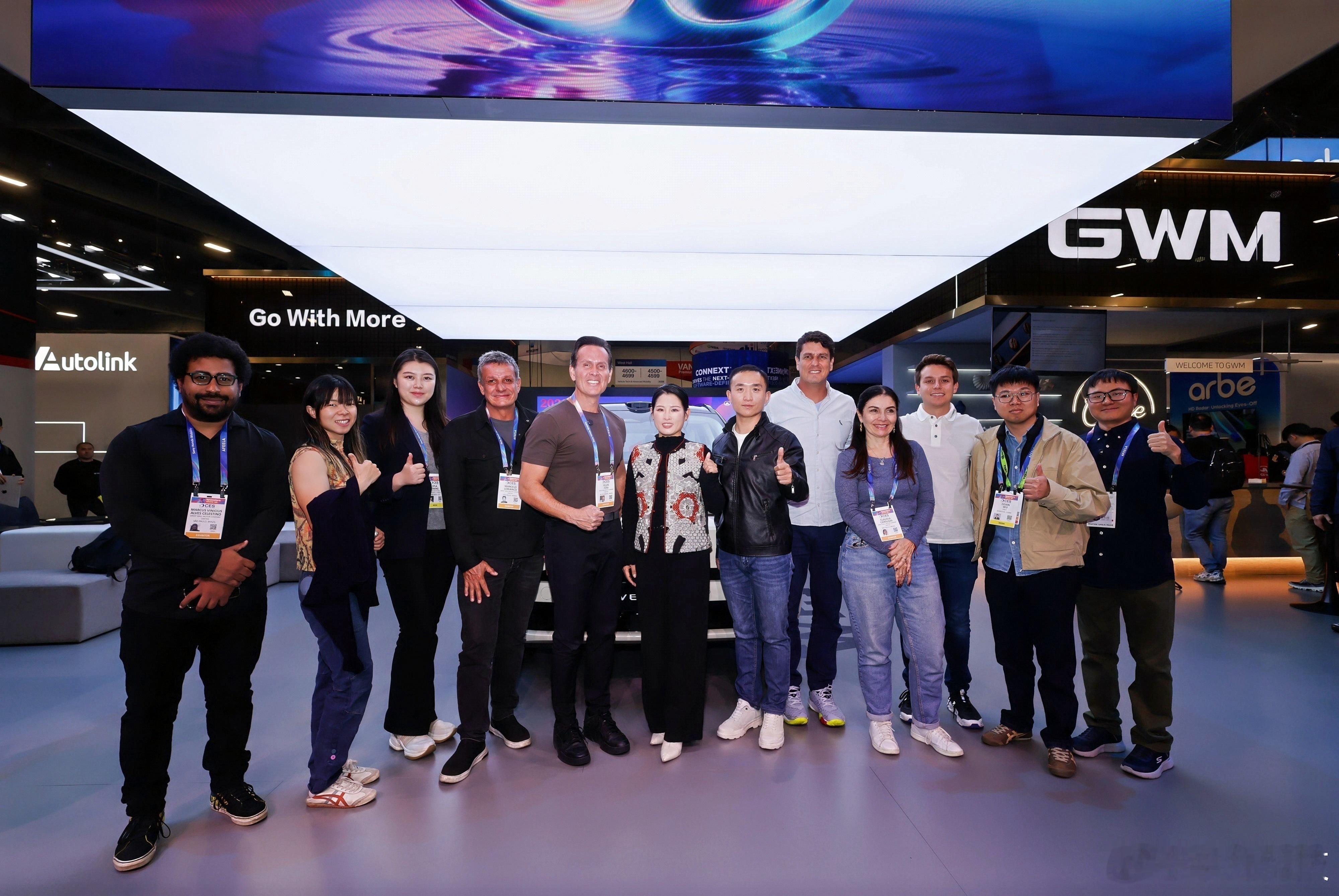 魏牌科技全球开卷 2026 CES展上，魏牌蓝山直接把拉斯维加斯的场子燃爆了！展