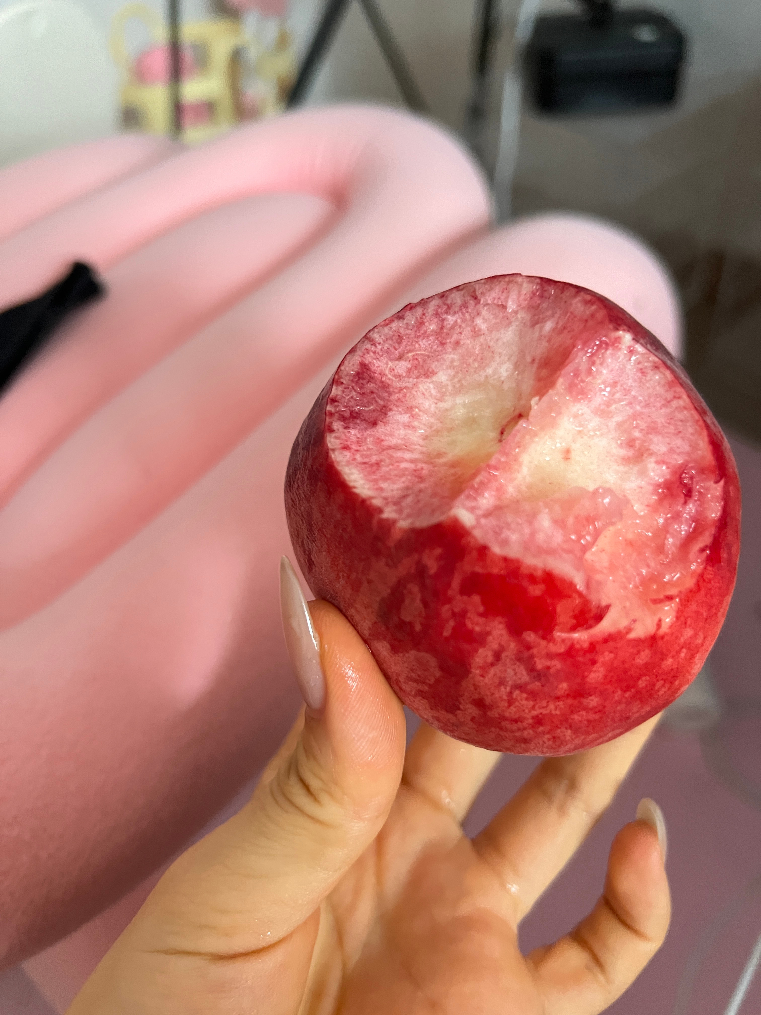一天能吃八个桃🍑#付四金[超话]# ​​​