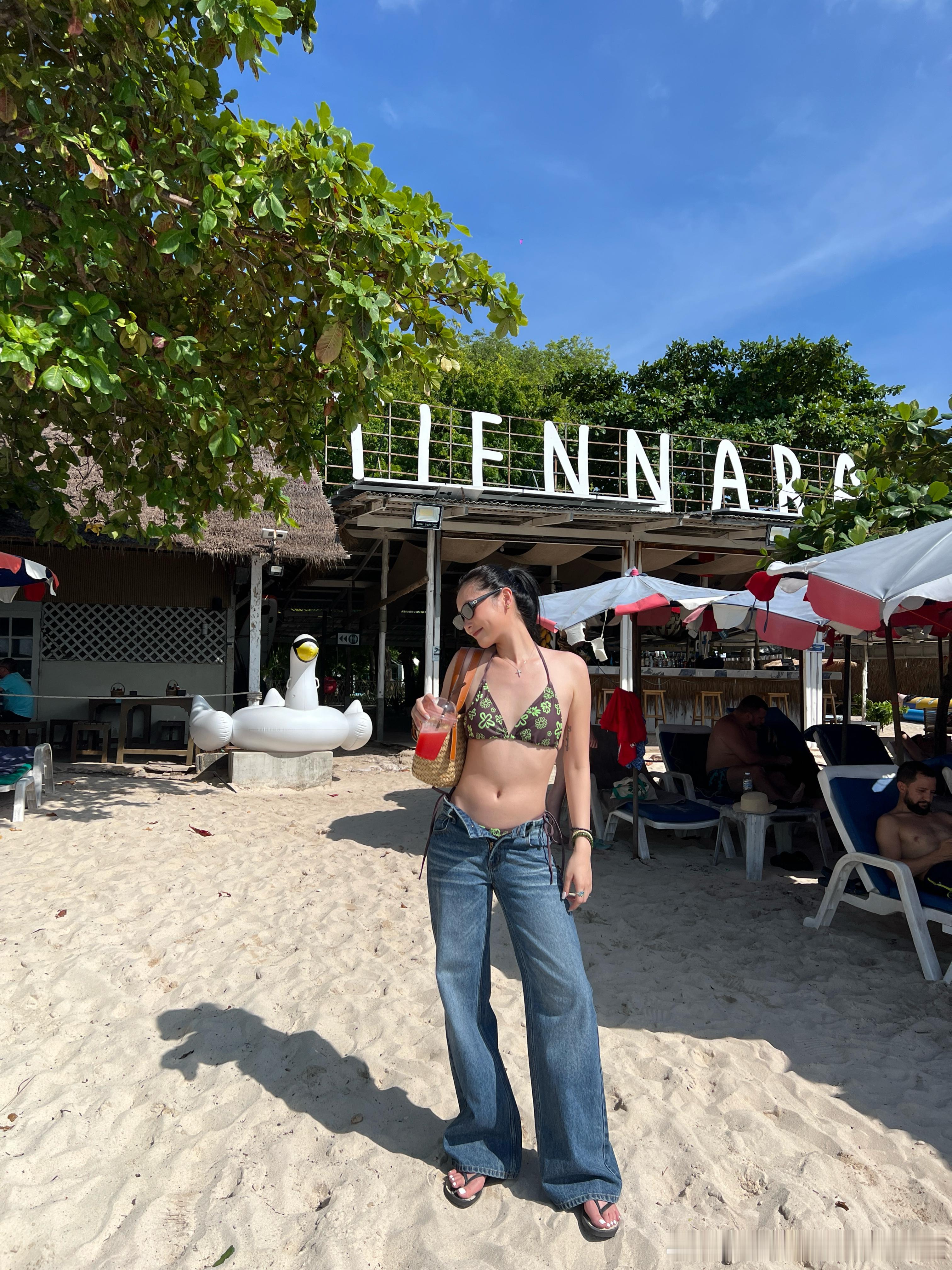 🏖️🍹  ​​​