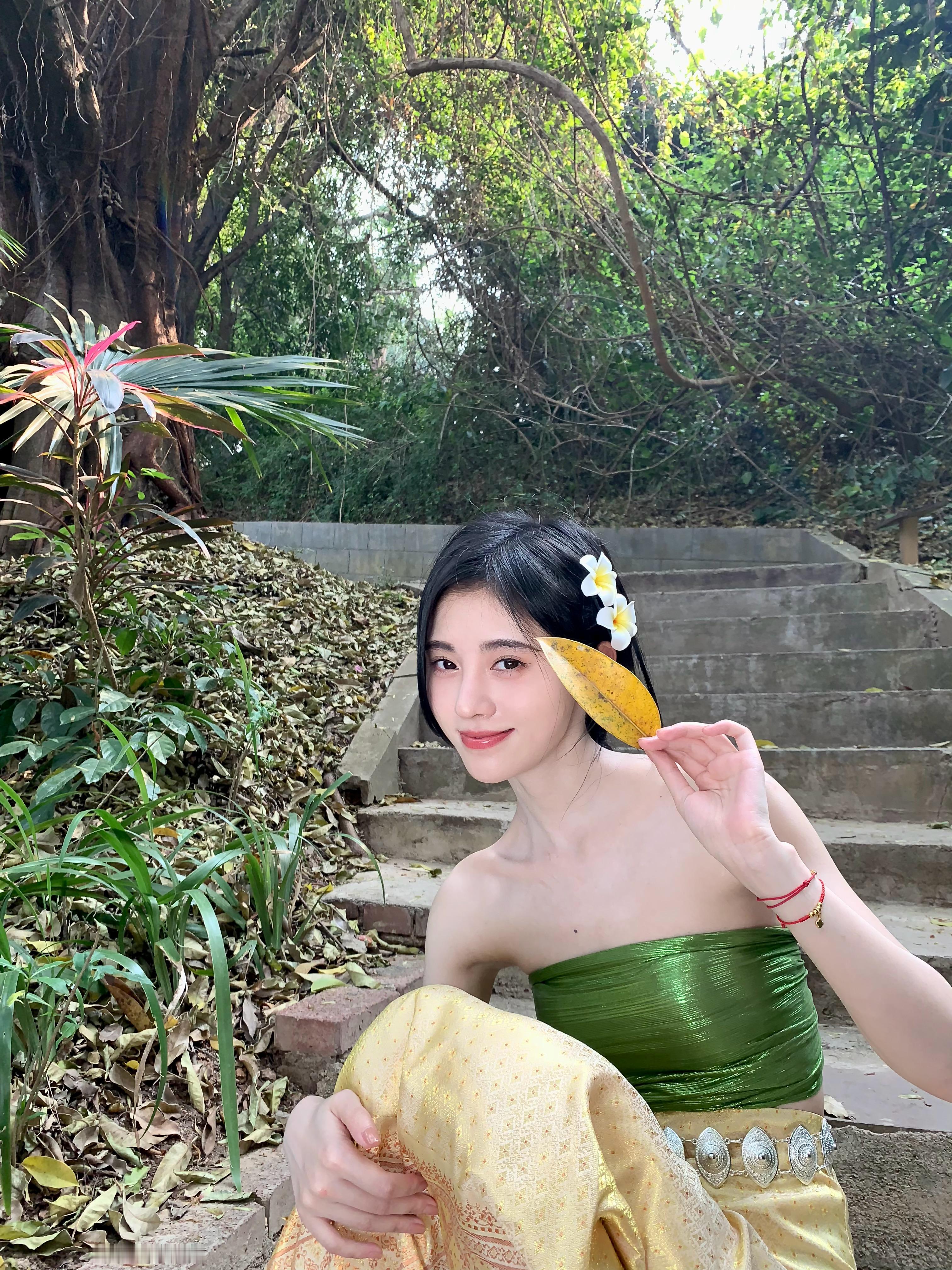鞠婧祎休假女神假期快乐🦚 