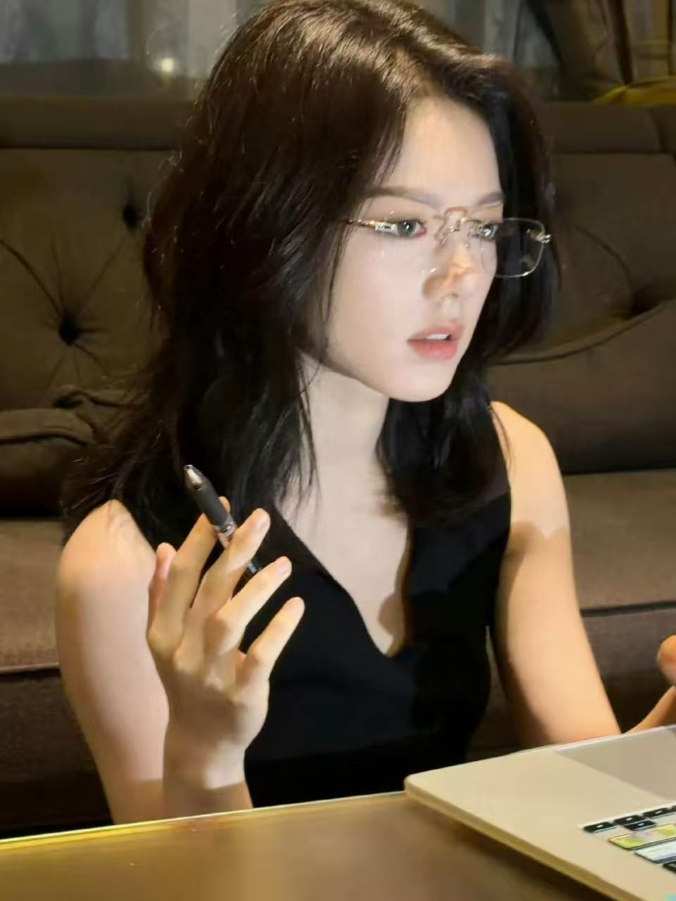 赵今麦出圈神图这么来的 看麦麦从精英感拉满到一秒破功，我算明白出圈神图怎么来的了