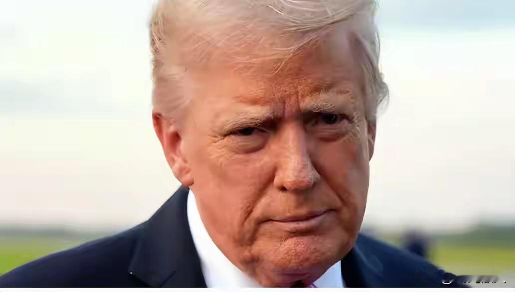 特朗普将成为戈尔巴乔夫式的悲催总统。
无论他怎样的努力也扶不住即将倒塌的美利坚帝