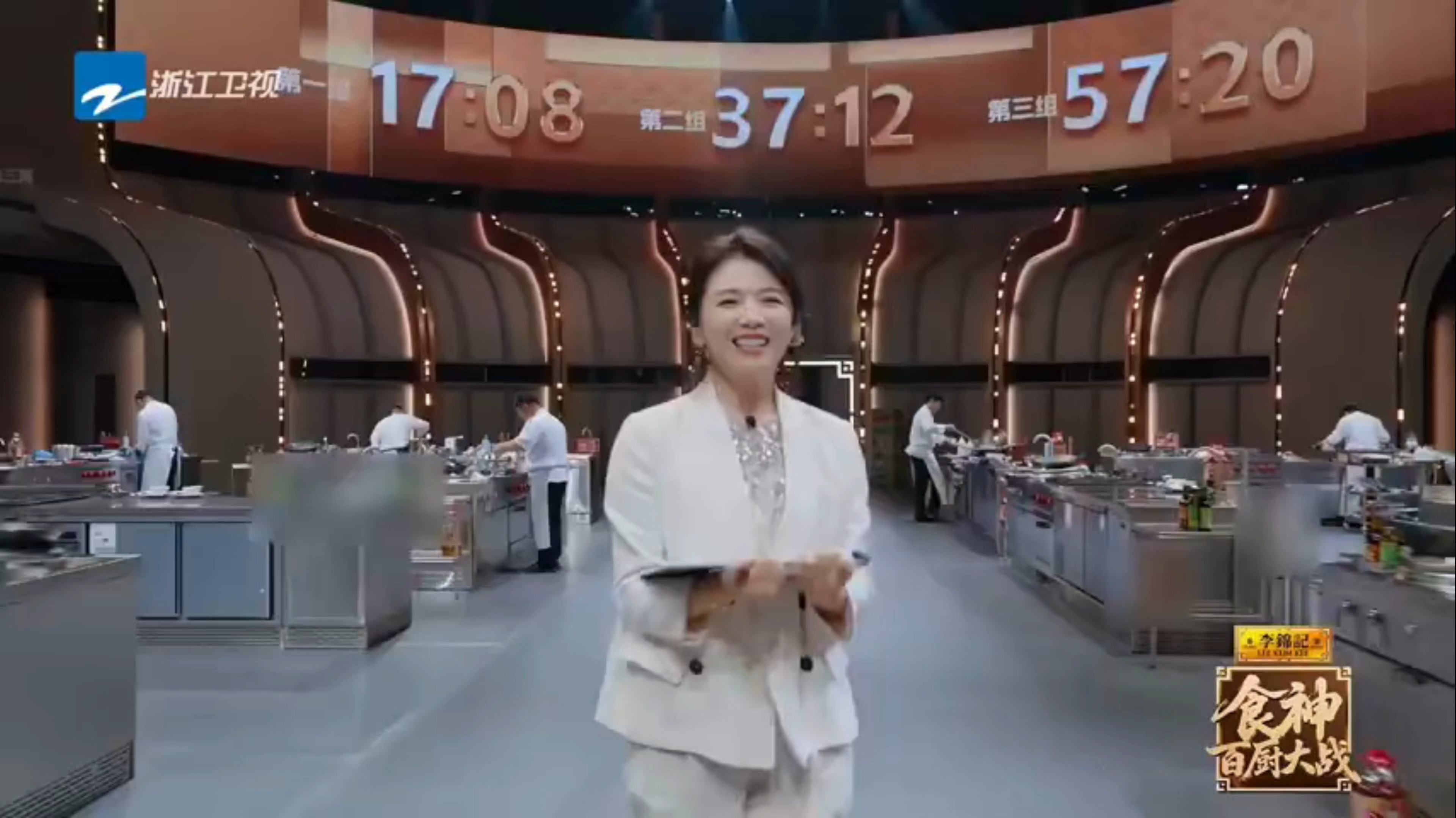 刘涛：姐姐～姐姐～姐姐～我们回来啦～ 
