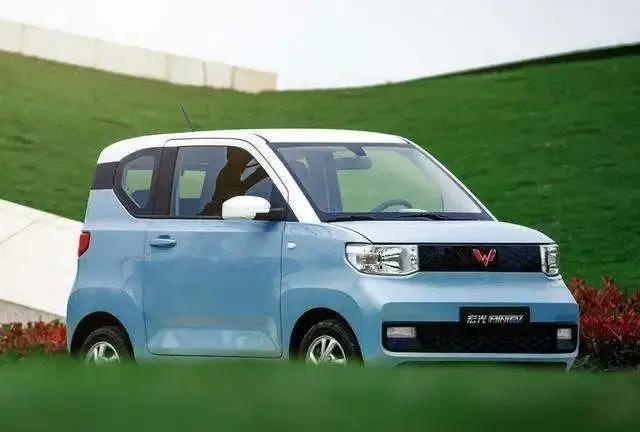 五菱汽车技术“降本不降质”，神练电池可拆换电芯，维保能省九成，枪击不起火，安全配